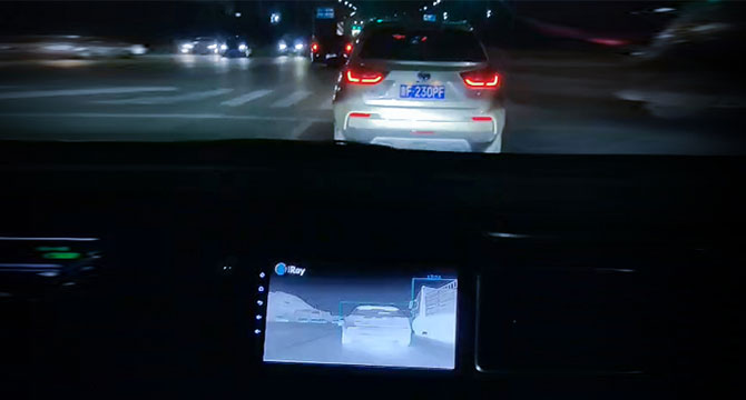 Câmera infravermelha automotiva para visão noturna